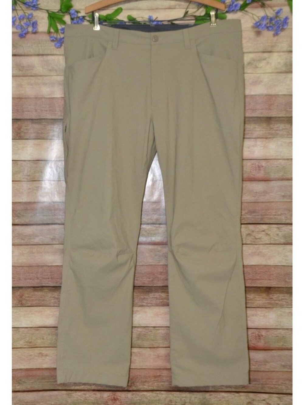 Eddie Bauer Mens Tech Pants 38x30 Khaki Stretch Nylon Hiking Travel Outdoor EUC
